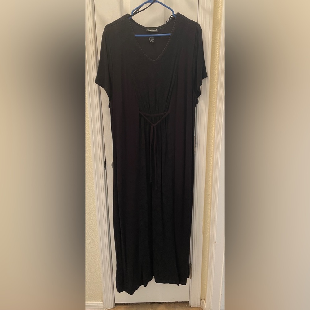 Maggie Barnes Elegant Black Lace Dress Long